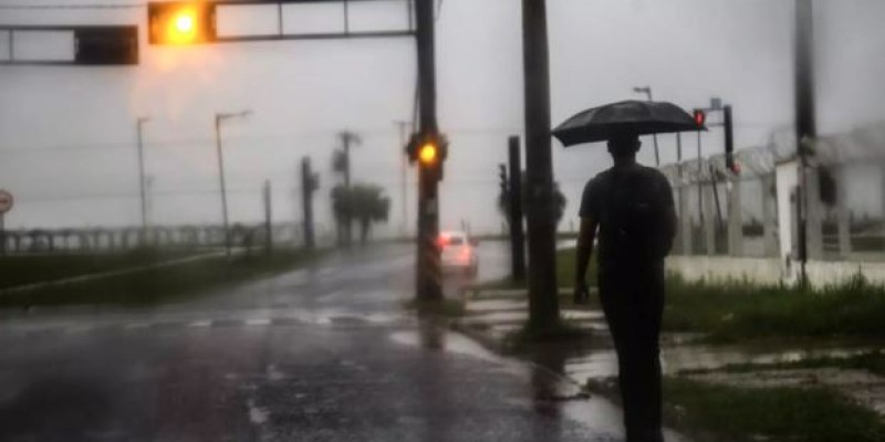 Pega a fantasia e o guarda-chuva: terça-feira de Carnaval tem previsão de tempestade em MS