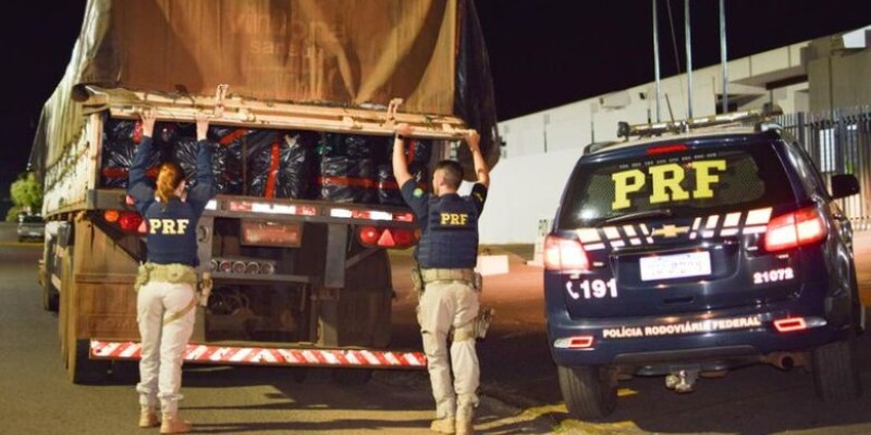 Caminhoneiro é preso com mais de 3 toneladas de maconha em Paranaíba