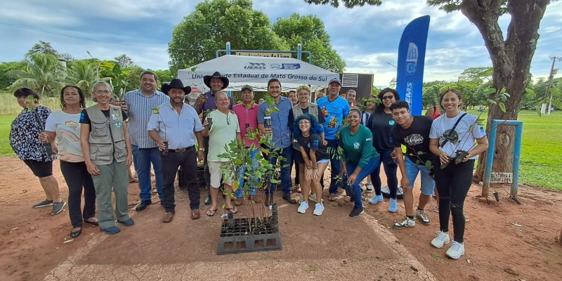 UEMS realiza evento de doação de mudas em Angélica