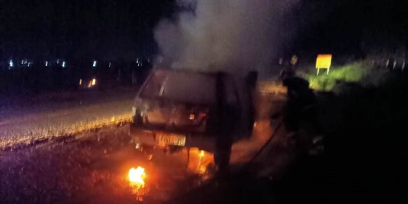 IVINHEMA: Incêndio destrói veículo na madrugada deste domingo