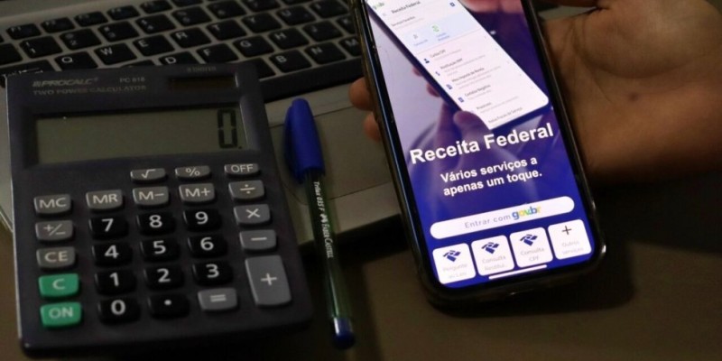 Receita paga hoje maior lote de restituição do IR da história