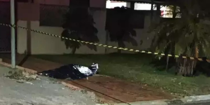 Mulher é morta a facadas pelo companheiro durante discussão