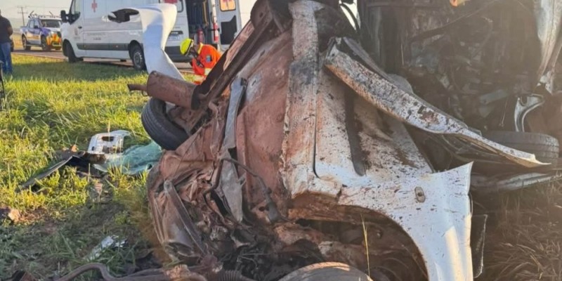 Acidente com van da Saúde deixa quatro mortos na BR-163 em MS