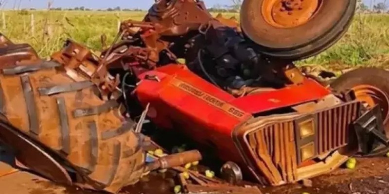 Mulher morre após trator ser atingido por carreta na rodovia