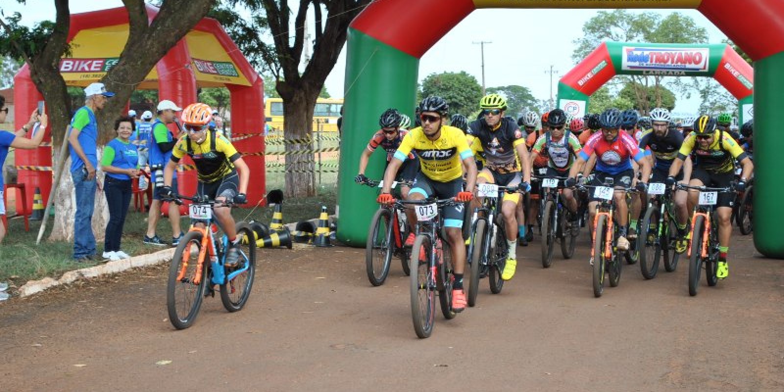 Confira todas as fotos do 1° desafio Lelo Celes e Apae de Angélica 