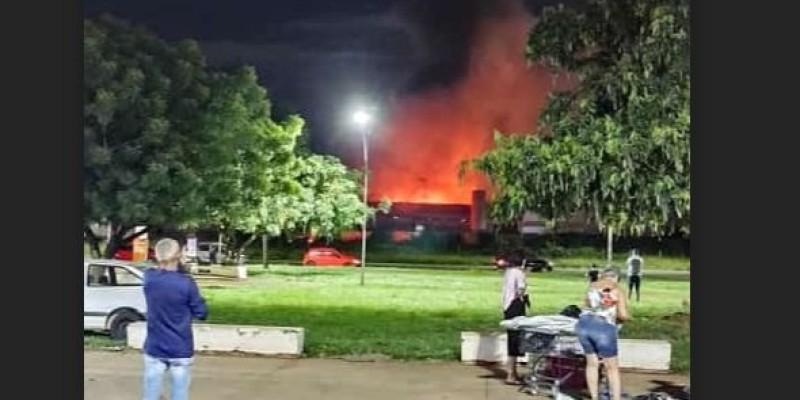 Incêndio em Fort Atacadista de Campo Grande pode ter começado com explosão