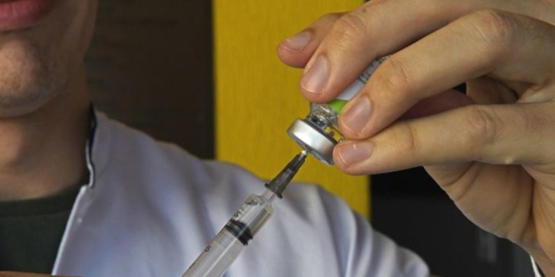 Campanha convoca trabalhadores da saúde para reforço da vacina bivalente contra Covid em Mato Grosso do Sul