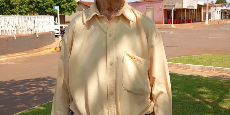 A História do Seu Dursal Elias: Coragem, Fé e Esperança em Busca de Dignidade A História do Seu Dursal Elias: Coragem, Fé e Esperança em Busca de Dignidade