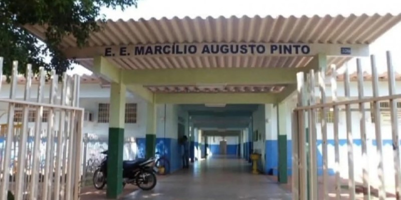 Adolescente esfaqueia garota de 12 anos dentro de escola estadual em MS Adolescente esfaqueia garota de 12 anos dentro de escola estadual em MS