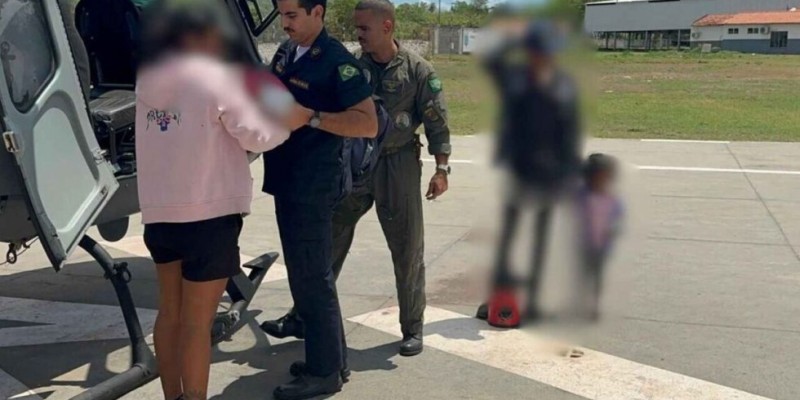 Pai realiza parto da própria filha em área isolada do Pantanal e mãe e bebê são resgatadas Pai realiza parto da própria filha em área isolada do Pantanal e mãe e bebê são resgatadas