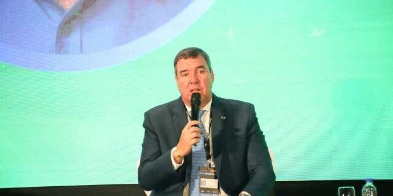 Riedel vai ao Rio de Janeiro para reunião de governadores após operação Riedel vai ao Rio de Janeiro para reunião de governadores após operação