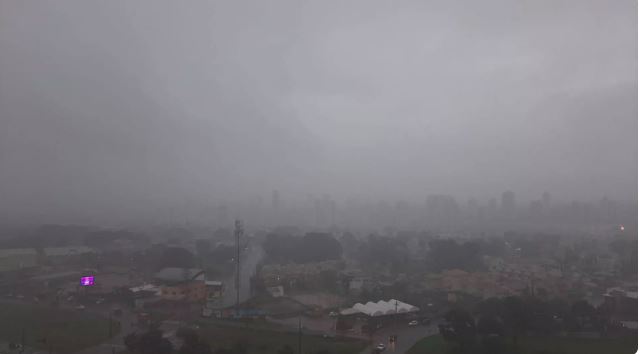 Campo Grande registra chuva intensa e terça-feira deve ser de temporal em todo Estado