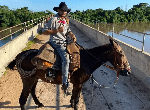 Família de jovem morto durante comitiva acusa colegas de omissão de socorro