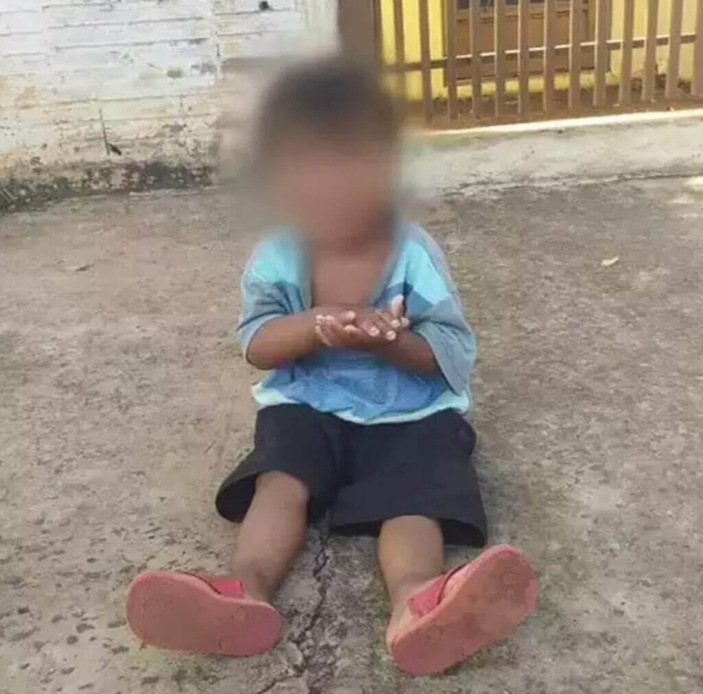 Bebê levou vida nômade e morava em casa abandonada antes do coma