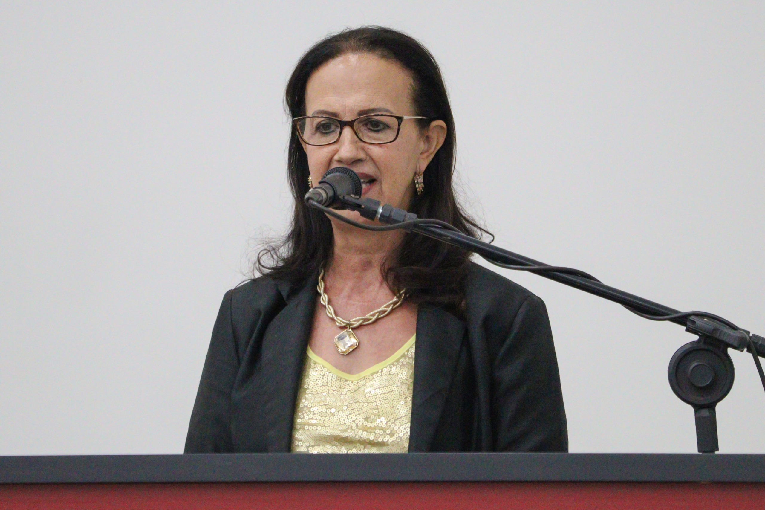 As vereadoras Ana Barbosa e Marlene Diniz solicita Placa de Identificação nos prédios públicos de Angélica 