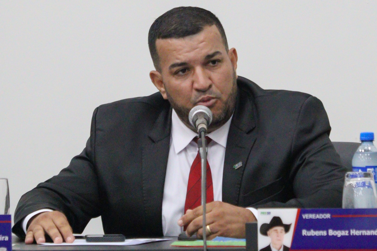 Os vereadores Alex Rodinha e Ivo Ferreira solicitaram manutenção nas iluminações do Distrito Ipezal 