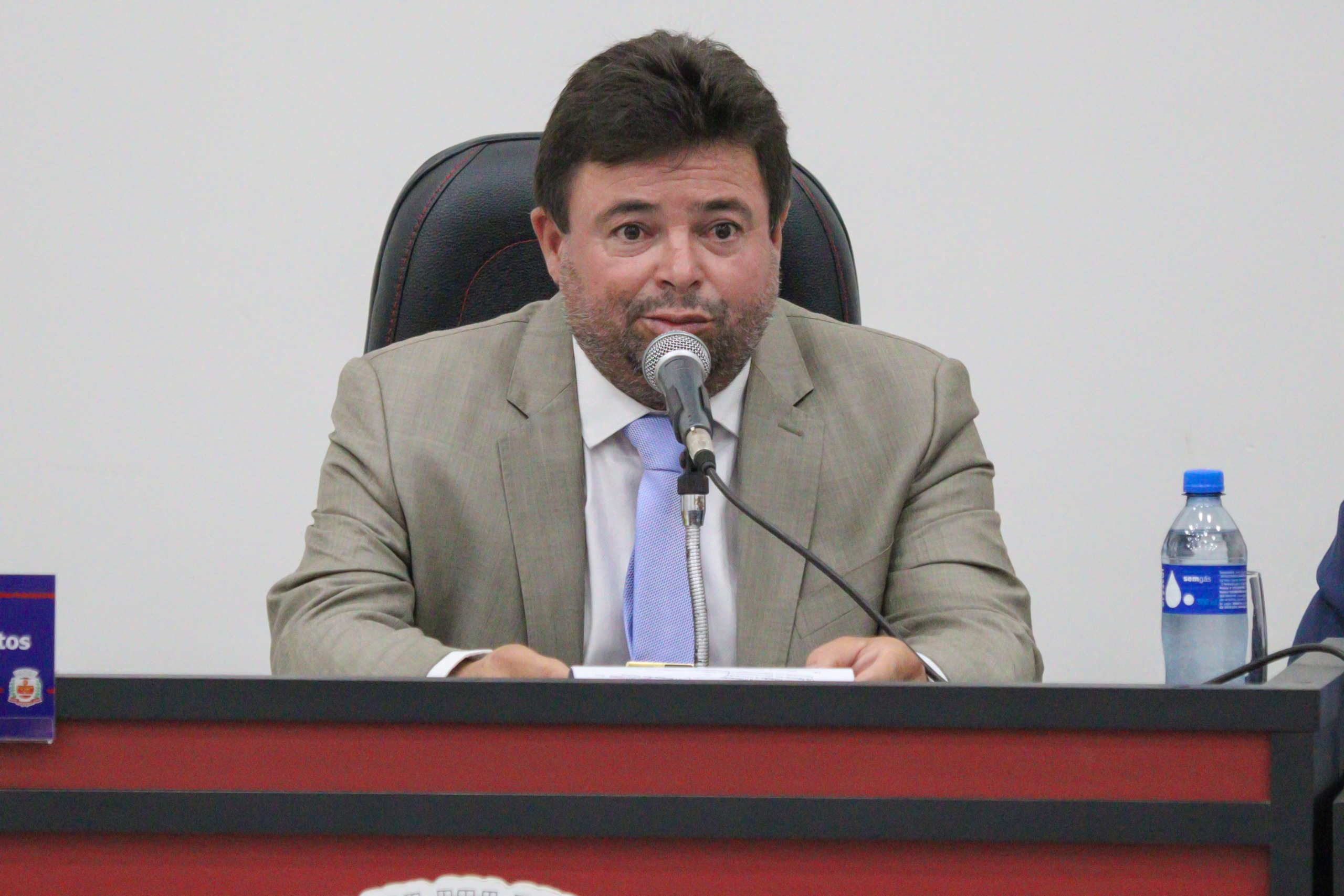 Os vereadores Alex Rodinha e Ivo Ferreira solicitaram manutenção nas iluminações do Distrito Ipezal 