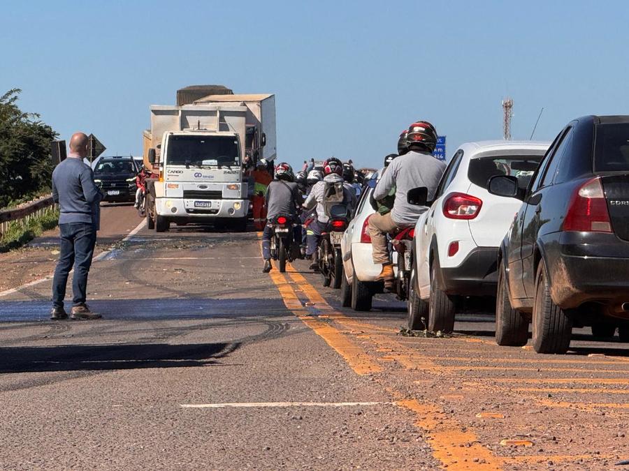 Trânsito é liberado na BR-163 após bloqueio do MST