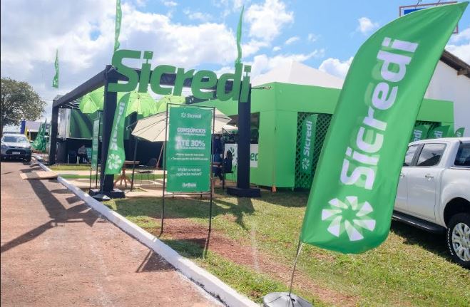 Sicredi Centro-Sul MS/BA alcança R$ 1 bilhão em consórcios e intensifica  presença na 59ª Expoagro
