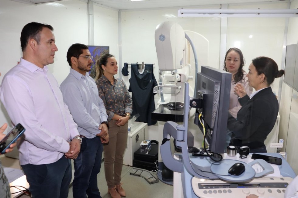 ANGÉLICA: Carreta do Hospital de Amor realiza 893 exames em mulheres do município e distrito