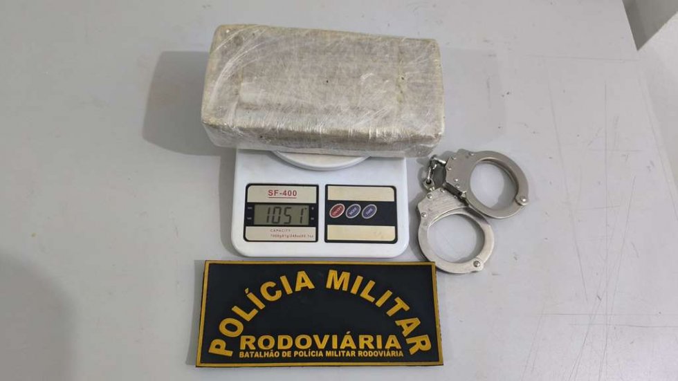 ANGÉLICA: Passageira de van é presa com pasta base de cocaína