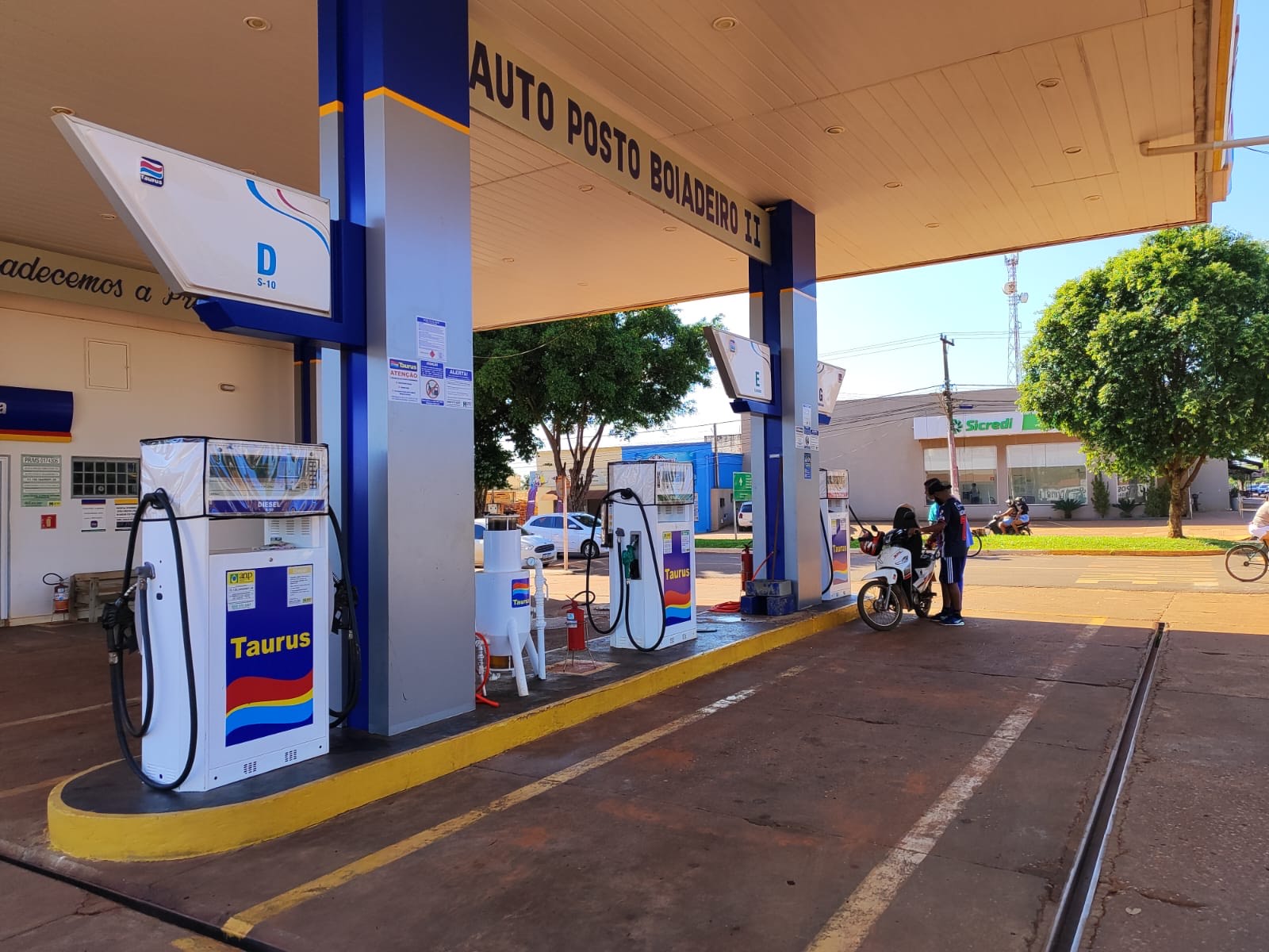 AUTO POSTO BOIADEIRO 1E2