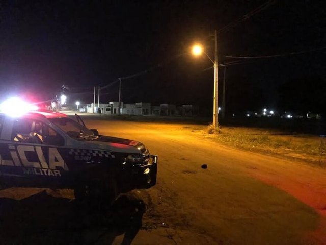 Homem armado com faca avança contra policiais, é baleado e morre em MS