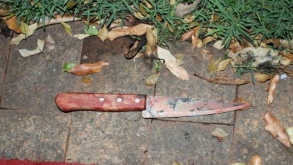 Homem vai cumprimentar desafeto e acaba esfaqueado no abdômen em MS