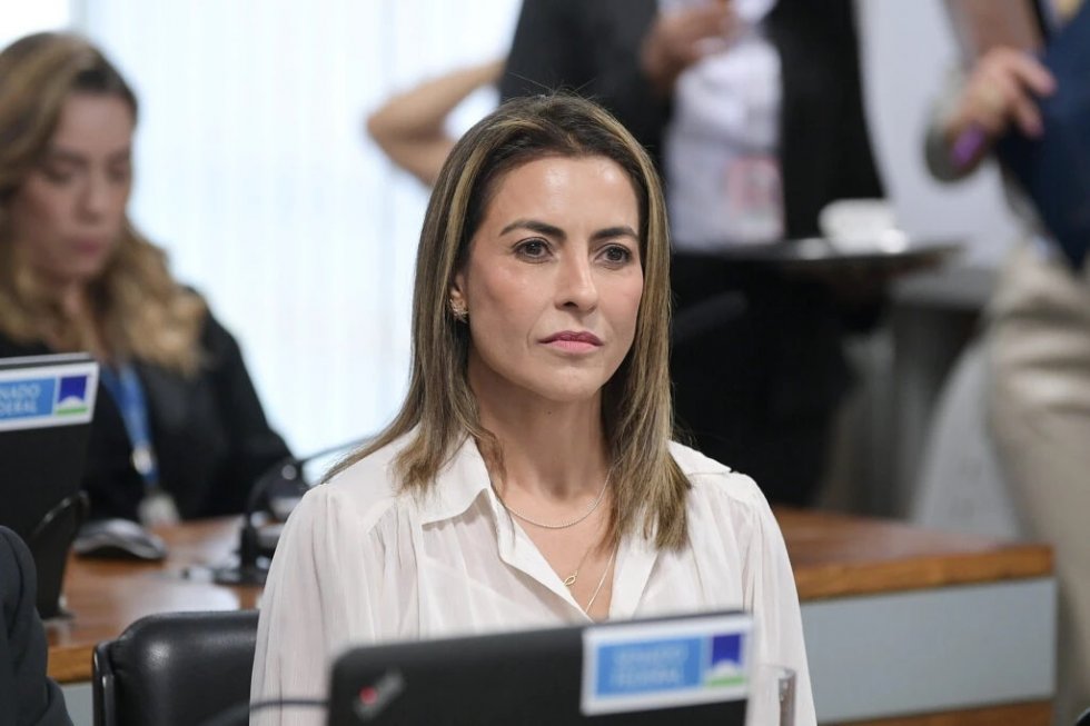 Soraya Thronicke é vaiada em show do Roupa Nova em MS