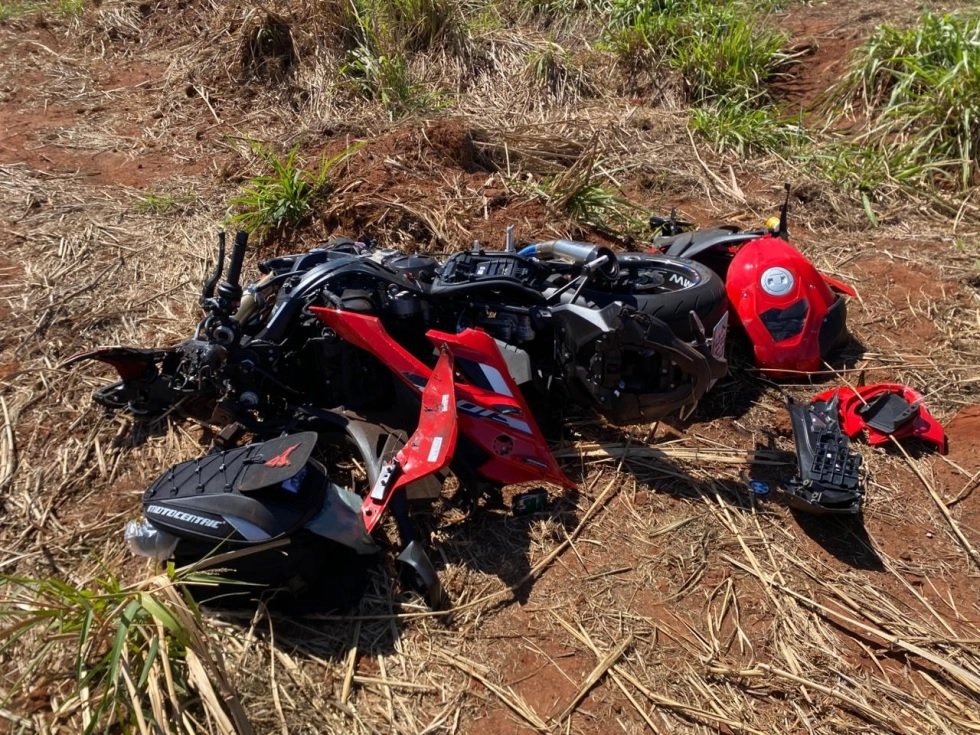 Motociclista fica gravemente ferido após colidir na traseira de carro na MS-276, entre Batayporã e Anaurilândia