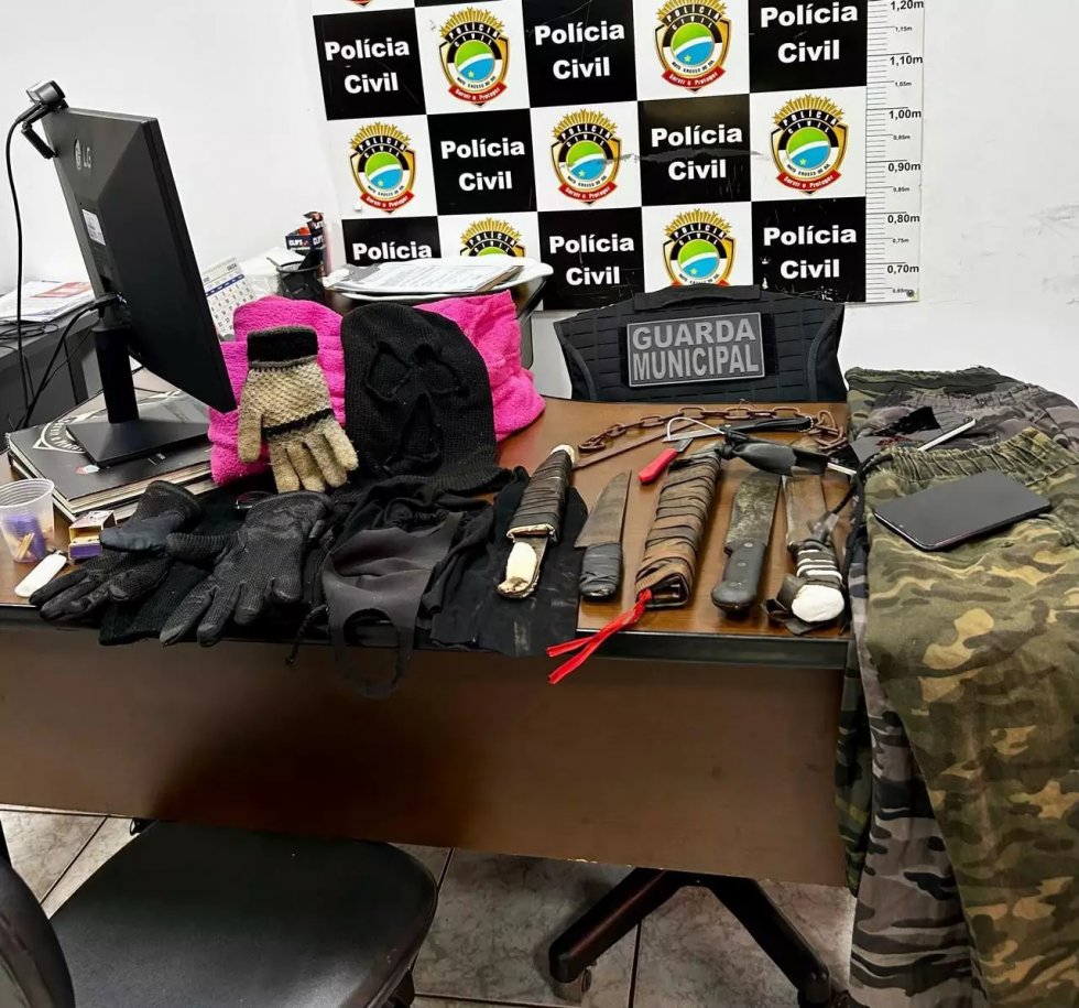 Adolescentes confessam à polícia plano de massacre inspirado no nazismo