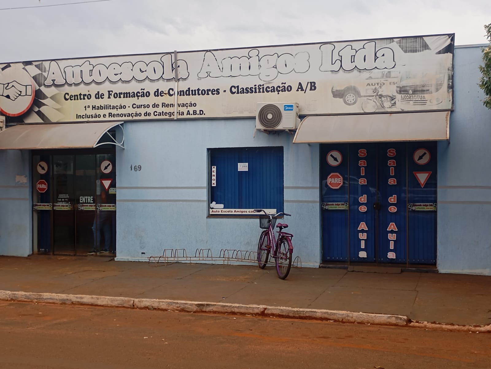 Autoescola Amigos – Formando Condutores com Responsabilidade e Confiança