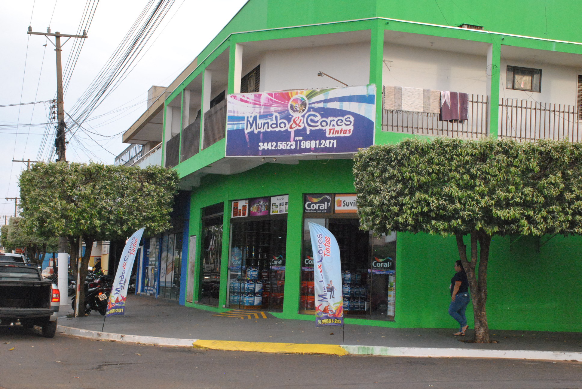 Mundo e Cores Tintas: Transformando seus ambientes com qualidade e inspiração