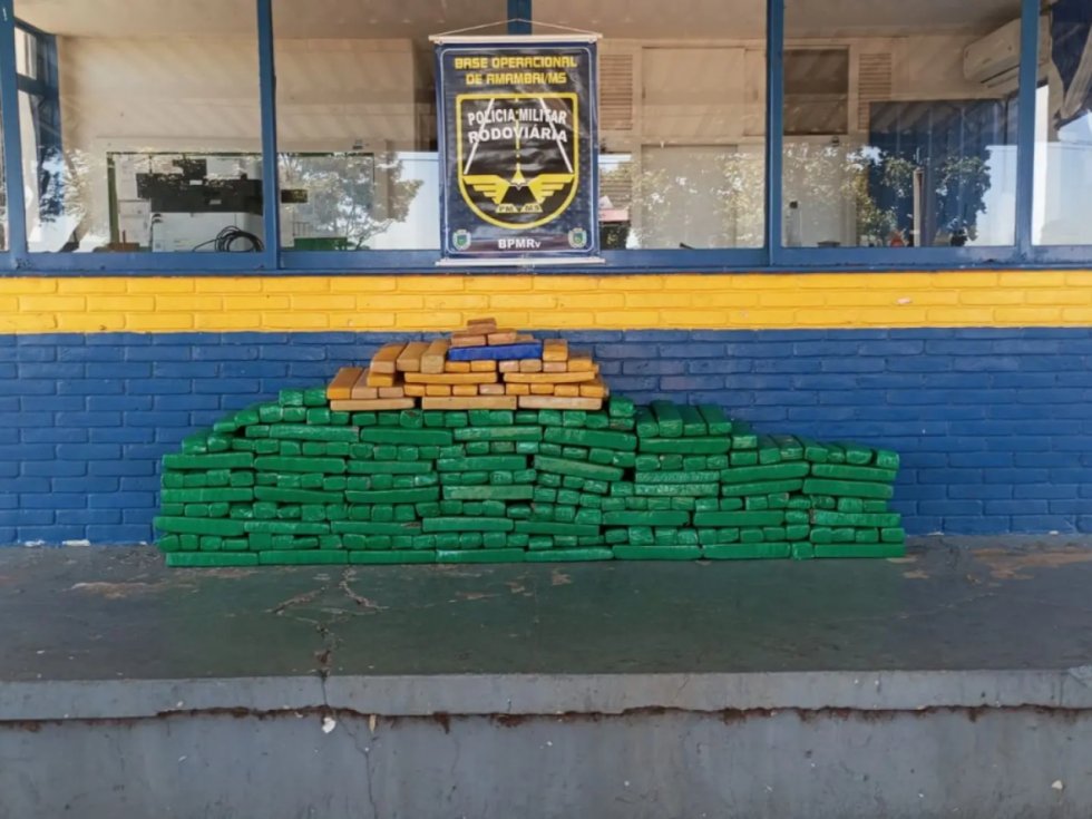 Duas mulheres são presas com R$ 500 mil em drogas na rodovia MS-156