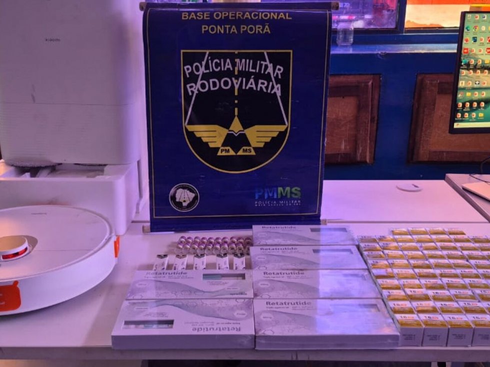 Medicamentos para emagrecer encontrados escondidos dentro do estepe em rodovia de MS