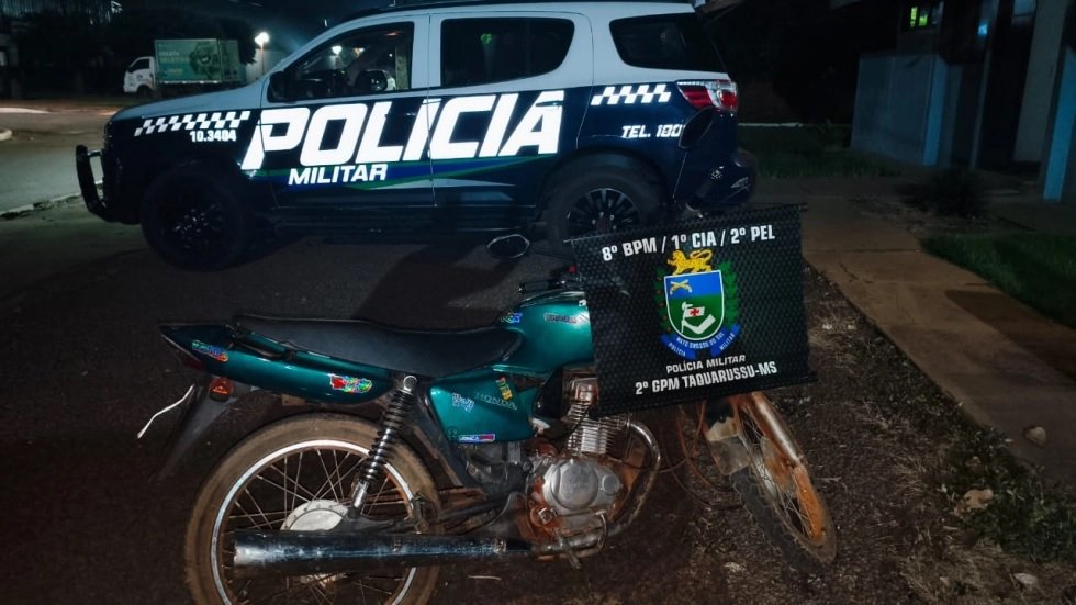 Motocicleta com chassi adulterado é apreendida após perseguição policial em Taquarussu