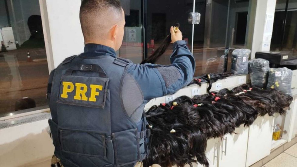 PRF apreende 59 kg de cabelo humano