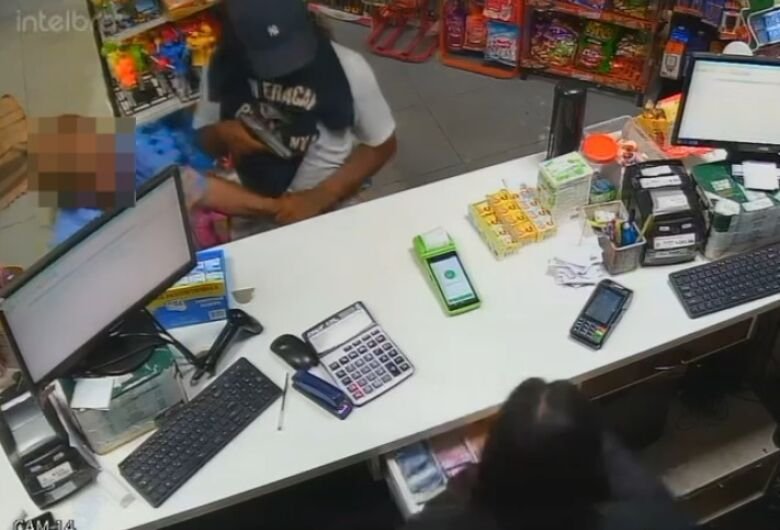 Dupla suspeita de assalto armado a posto de combustíveis é presa