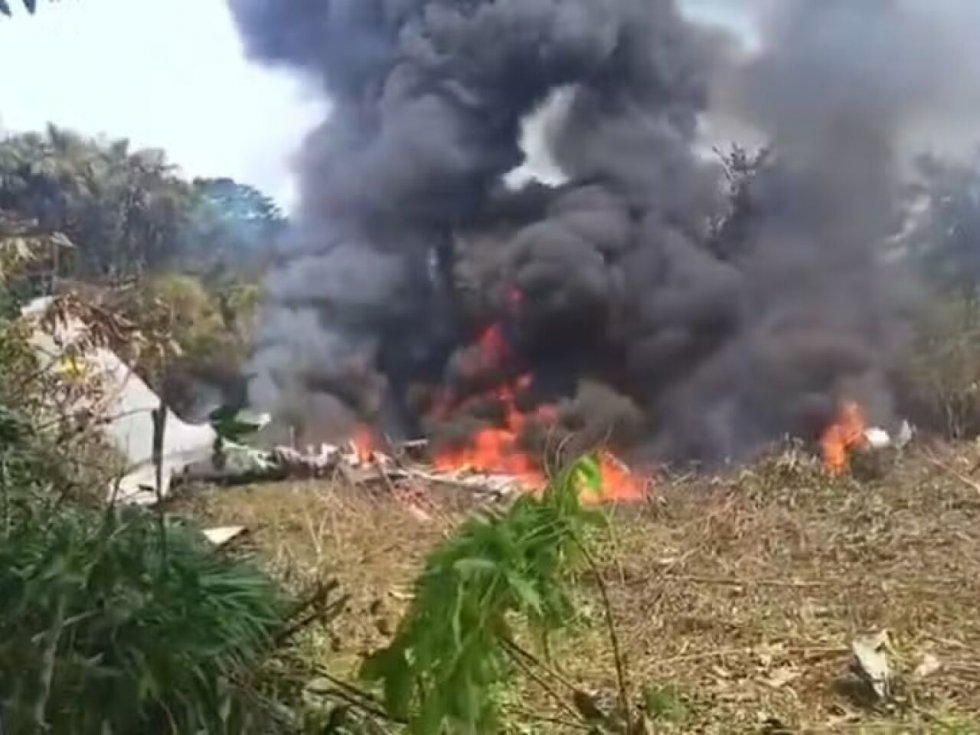 Avião com 125 a bordo cai na Colômbia; 8 morrem e 77 se ferem
