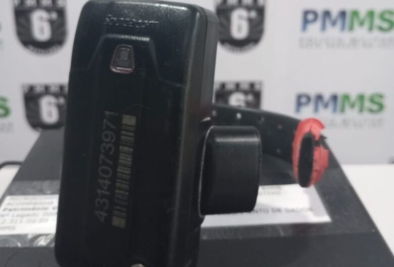 Filho ameaça matar a própria mãe de 73 anos e é flagrado com tornozeleira rompida