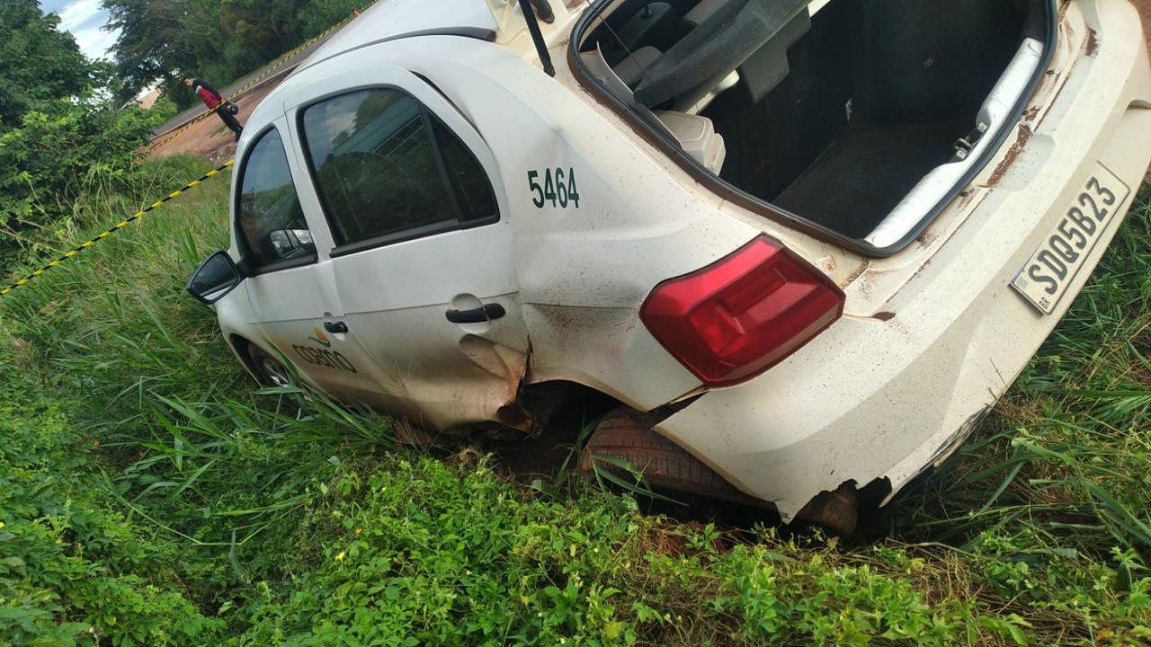 Um motociclista morreu na tarde desta terça-feira (19) após se envolver em um grave acidente com um veículo Volkswagen Gol branco, na rodovia MS-141, no trecho que liga os municípios de Angélica e Ivinhema.