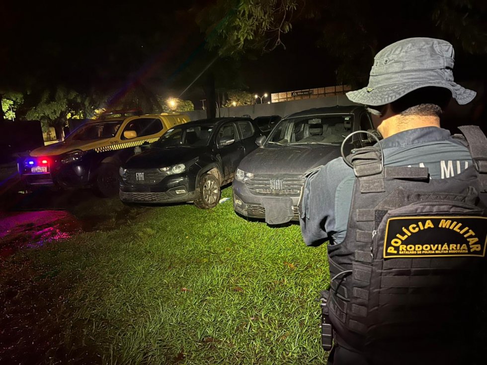 ANGÉLICA: PMR recupera duas caminhonetes furtadas após fuga em fiscalização