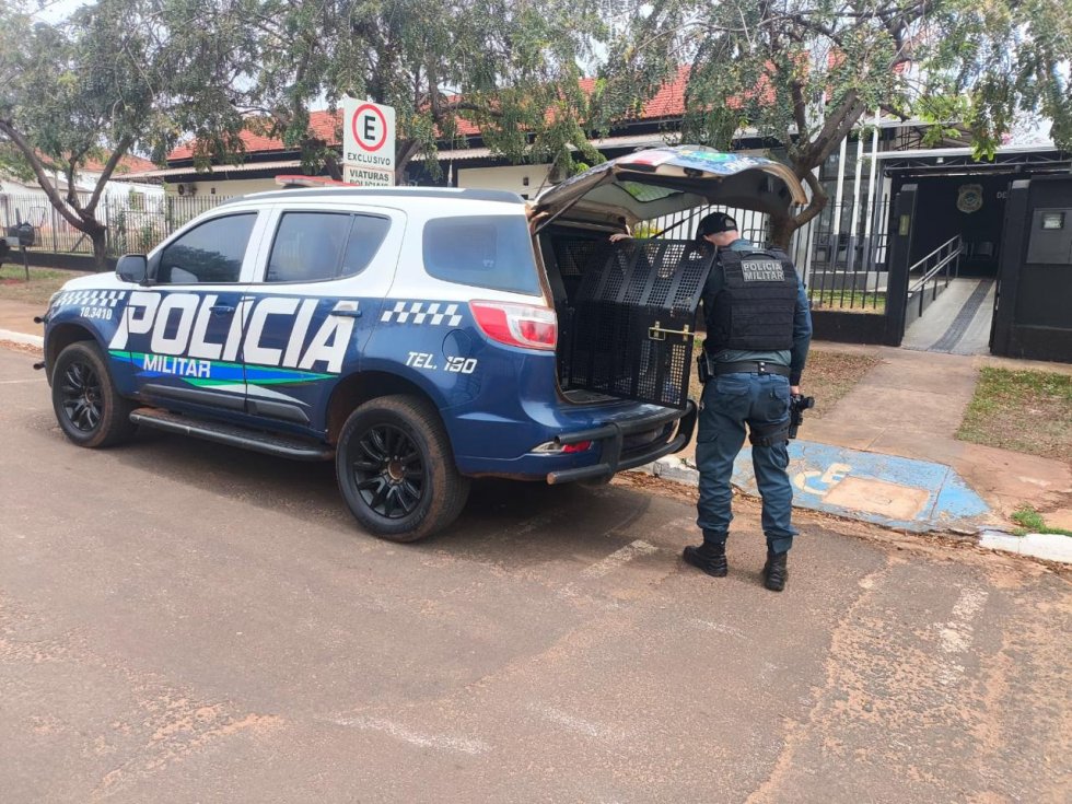 IVINHEMA: Polícia Militar conduz mulher por perturbação do sossego, desacato e ato obsceno