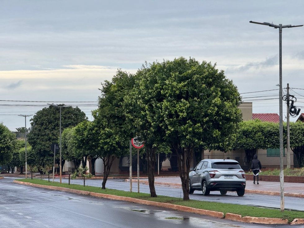 Ivinhema segue em alerta para chuvas intensas após temporal com granizo e alagamentos