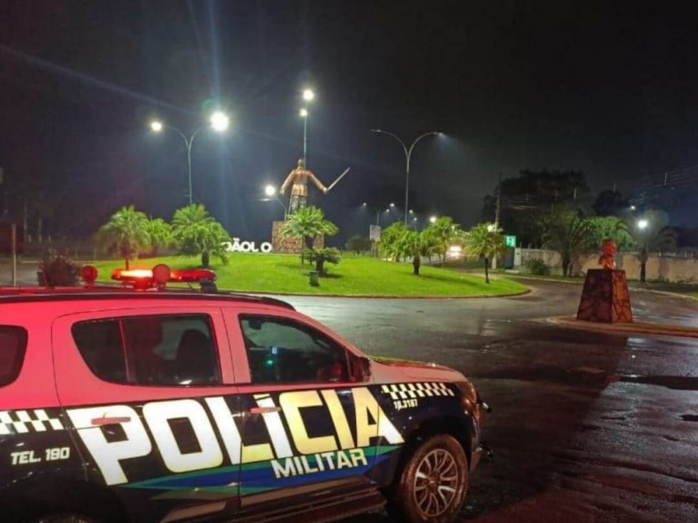 Menino de 4 anos é encontrado chorando e sozinho às margens de rodovia