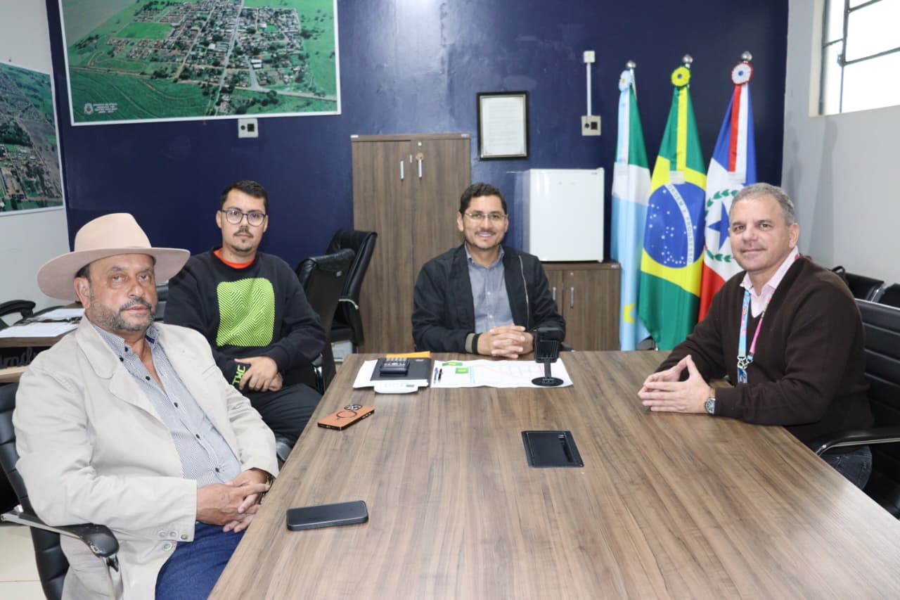 Prefeitura discute implantação da Sala do Empreendedor e criação do programa Cidade Empreendedora