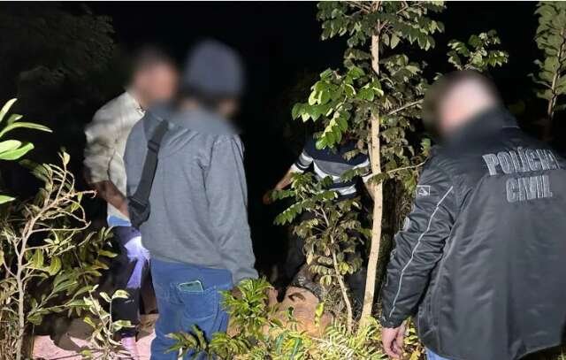 Jovem é encontrado morto e enterrado com marca de paulada na cabeça