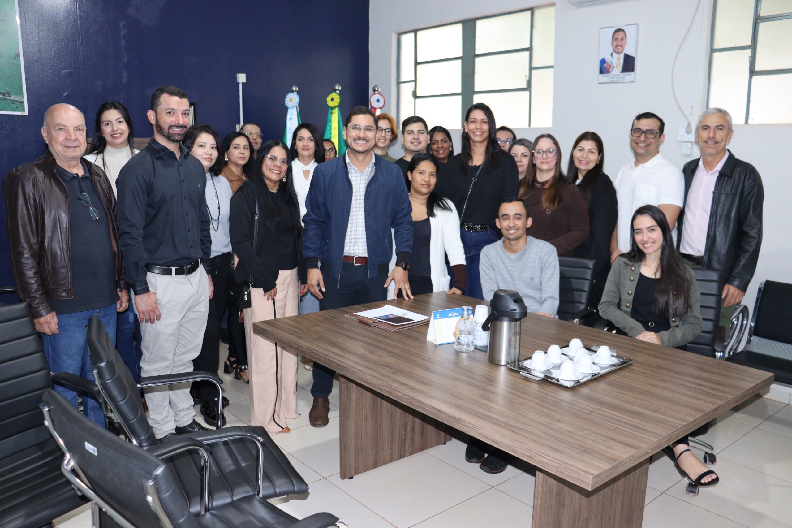Novos Servidores Tomam Posse e Reforçam o Quadro da Prefeitura de Angélica