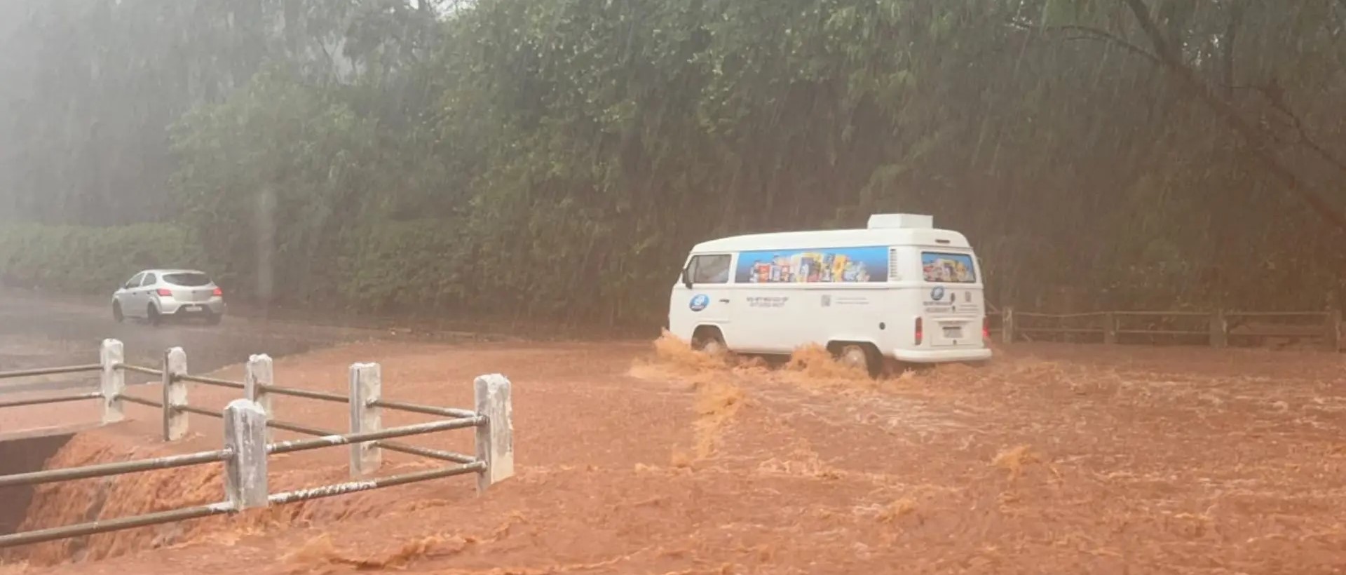 Temporal deixa sete bairros sem energia em Campo Grande