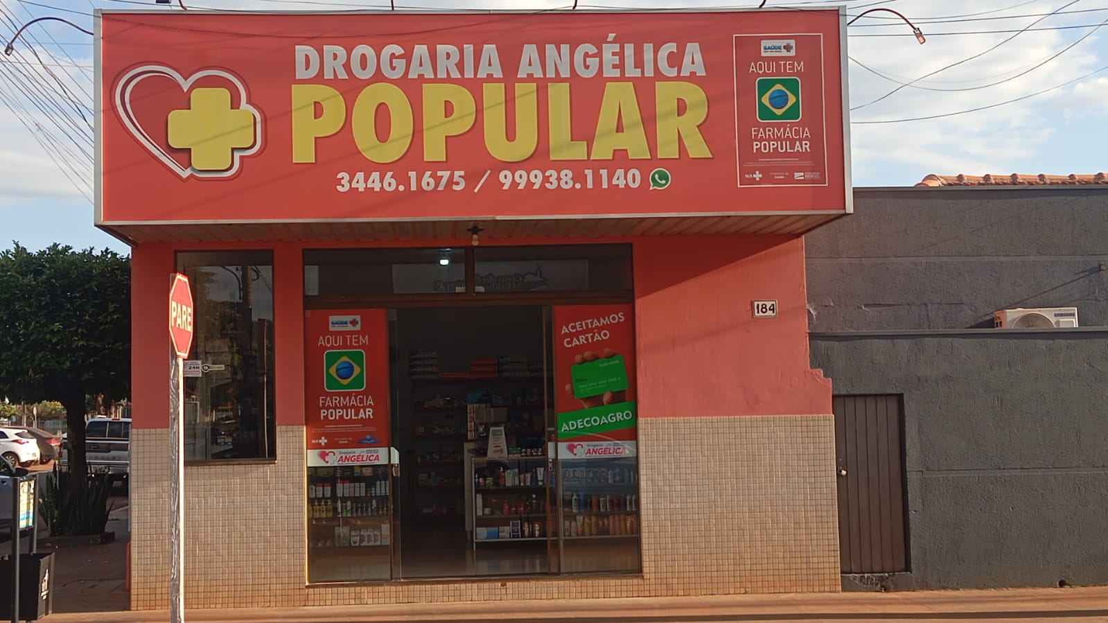Drogaria Angélica Popular lança promoção especial para o Dia dos Pais com cupom de sorteio.